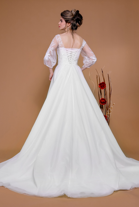 Hochzeitskleid für braut von Schantal, Kollektion Traum, Modell 14195. Foto 5