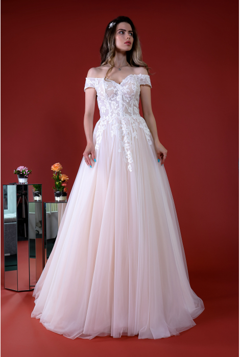 Hochzeitskleid für braut von Schantal, Kollektion Kiara, Modell 14196. Foto 6