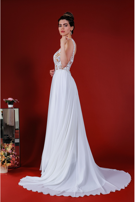 Hochzeitskleid für braut von Schantal, Kollektion Kiara, Modell 14199. Foto 4