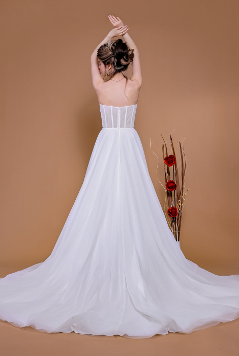 Hochzeitskleid für braut von Schantal, Kollektion Traum, Modell 14209. Foto 4