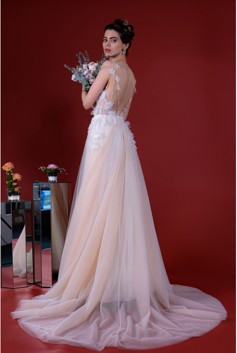 Hochzeitskleid für braut von Schantal, Kollektion Kiara, Modell 14212. Foto 6