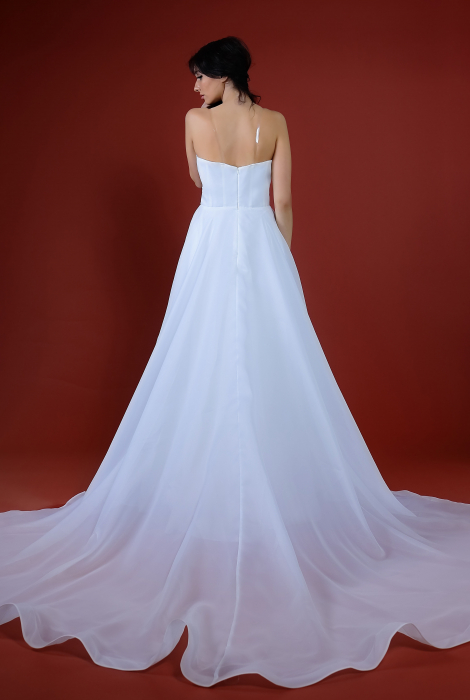 Hochzeitskleid für braut von Schantal, Kollektion Kiara, Modell 14215 . Foto 4