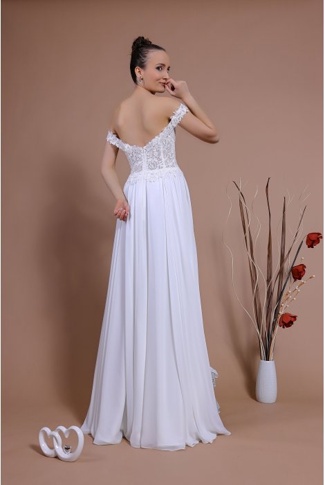 Hochzeitskleid für braut von Schantal, Kollektion Traum, Modell 17961. Foto 7