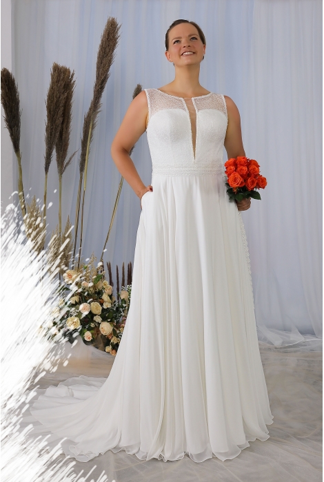 Hochzeitskleid für braut von Schantal, Kollektion Queen XXL, Modell 2233 XXL. Foto 1