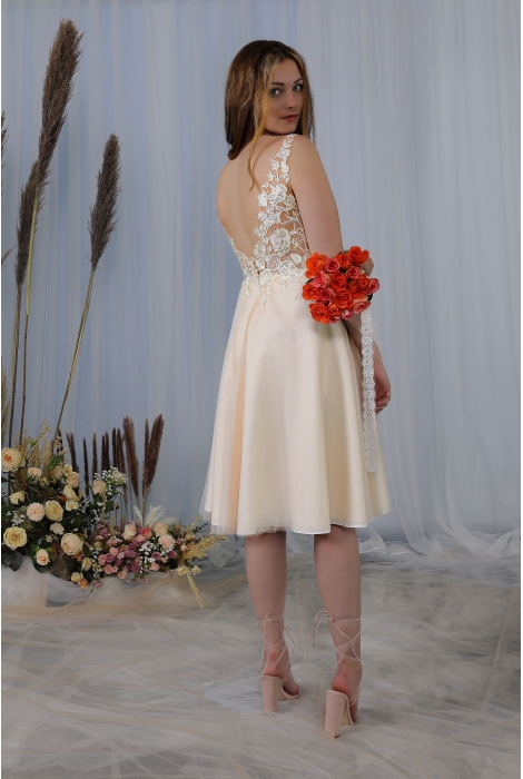 Hochzeitskleid für braut von Schantal, Kollektion Kurze Kleider, Modell 2239. Foto 4