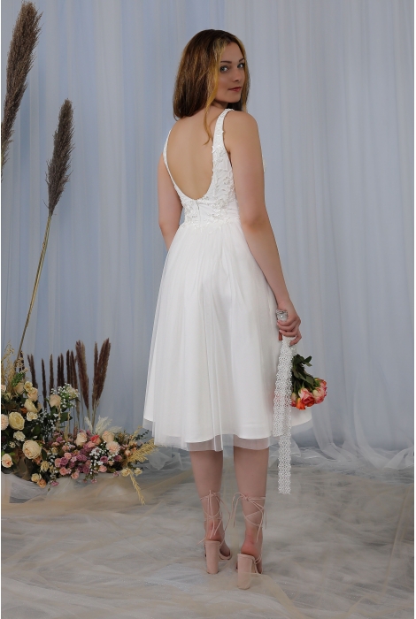 Hochzeitskleid für braut von Schantal, Kollektion Kurze Kleider, Modell 2303. Foto 4
