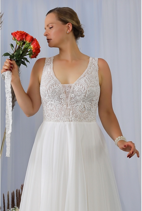 Hochzeitskleid für braut von Schantal, Kollektion Queen XXL, Modell 2306 XXL. Foto 2