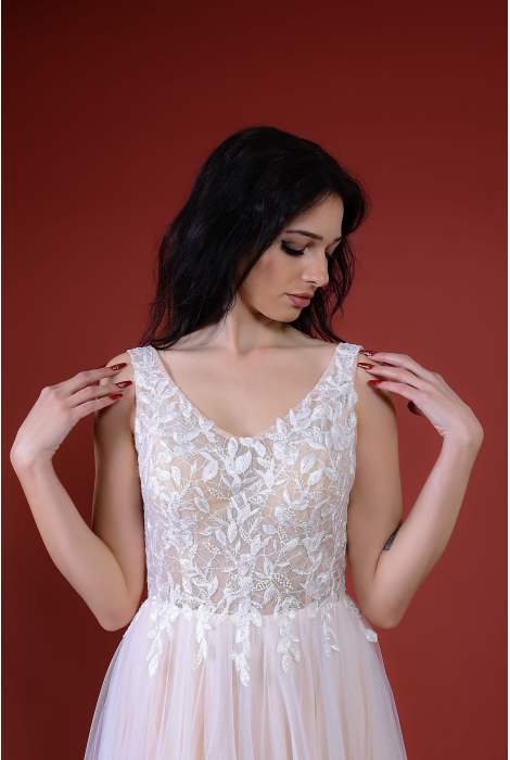 Hochzeitskleid für braut von Schantal, Kollektion Kiara, Modell 2324. Foto 2