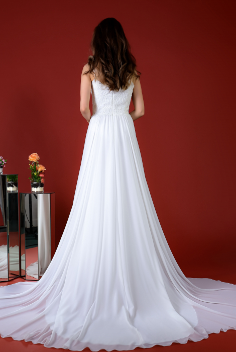 Hochzeitskleid für braut von Schantal, Kollektion Kiara, Modell 2335. Foto 6