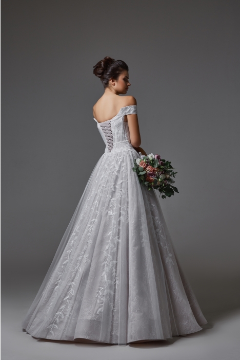 Hochzeitskleid für braut von Schantal, Kollektion Pilar, Modell 28002. Foto 2