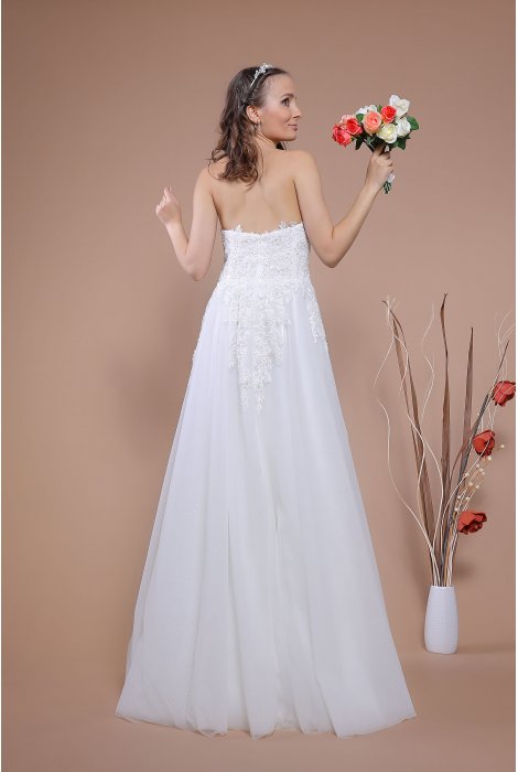 Hochzeitskleid für braut von Schantal, Kollektion Traum, Modell 28043. Foto 5