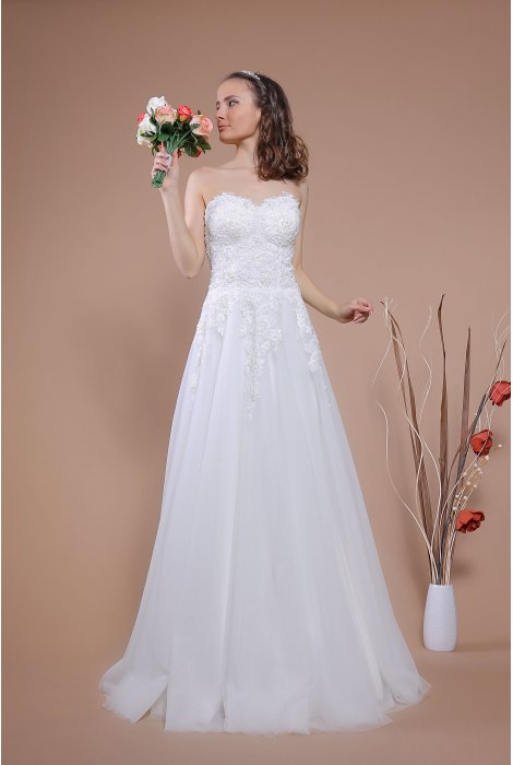 Hochzeitskleid für braut von Schantal, Kollektion Traum, Modell 28043. Foto 1