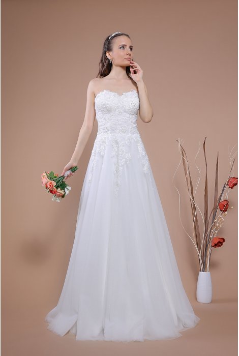 Hochzeitskleid für braut von Schantal, Kollektion Traum, Modell 28043. Foto 2