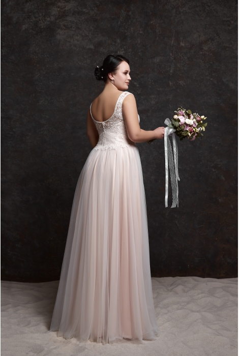 Hochzeitskleid für braut von Schantal, Kollektion Queen XXL, Modell 28048. Foto 2
