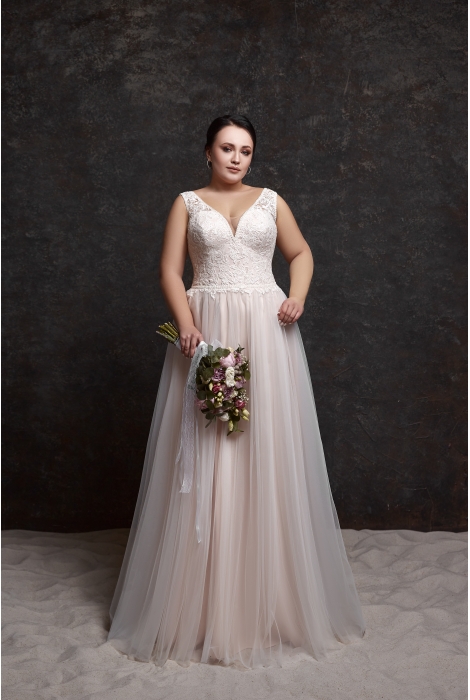 Hochzeitskleid für braut von Schantal, Kollektion Queen XXL, Modell 28048. Foto 1