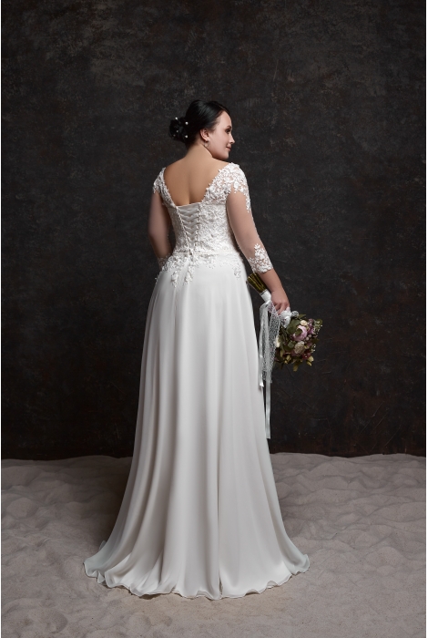 Hochzeitskleid für braut von Schantal, Kollektion Queen XXL, Modell 28050. Foto 2