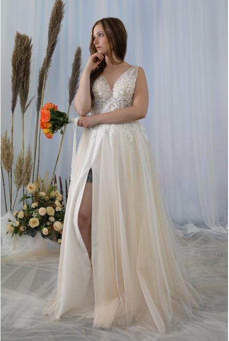 Hochzeitskleid für braut von Schantal, Kollektion Butterfly, Modell 28404. Foto 1