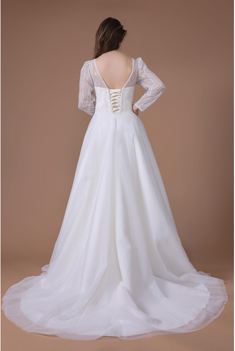 Hochzeitskleid für braut von Schantal, Kollektion Traum, Modell 28410. Foto 4