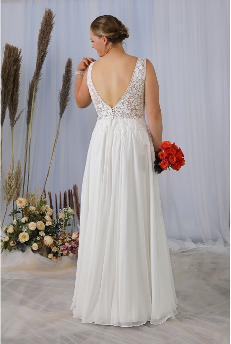 Hochzeitskleid für braut von Schantal, Kollektion Queen XXL, Modell 28411 XXL. Foto 4