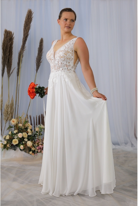 Hochzeitskleid für braut von Schantal, Kollektion Queen XXL, Modell 28411 XXL. Foto 1