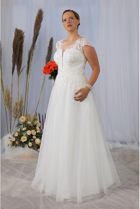 Hochzeitskleid für braut von Schantal, Kollektion Queen XXL, Modell 28412 XXL. Foto 1