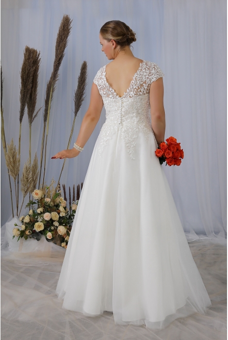 Hochzeitskleid für braut von Schantal, Kollektion Queen XXL, Modell 28412 XXL. Foto 4