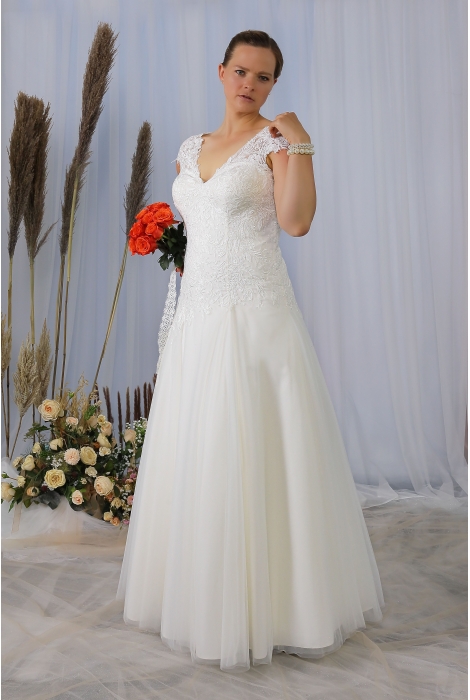 Hochzeitskleid für braut von Schantal, Kollektion Sale, Modell 28414 XXL. Foto 2