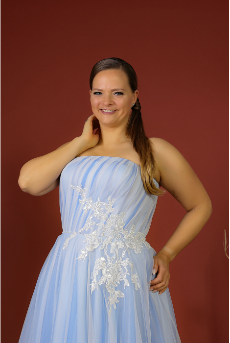 Hochzeitskleid für braut von Schantal, Kollektion Queen XXL, Modell 52002. Foto 3