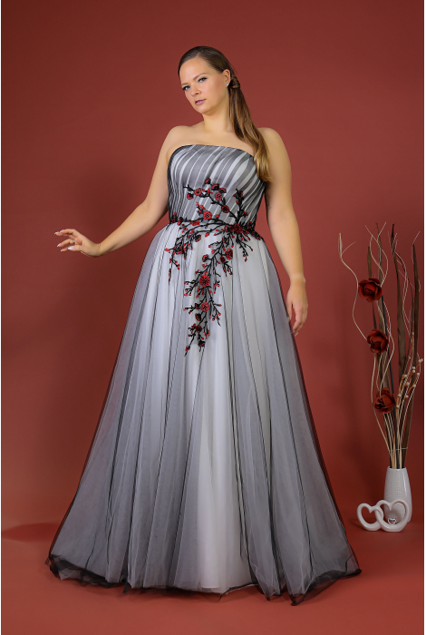 Hochzeitskleid für braut von Schantal, Kollektion Queen XXL, Modell 52002-2. Foto 1