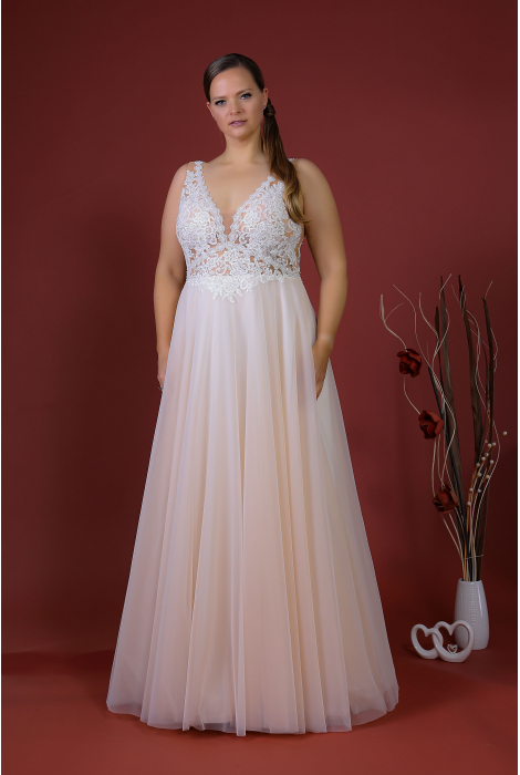 Hochzeitskleid für braut von Schantal, Kollektion Queen XXL, Modell 52003. Foto 5