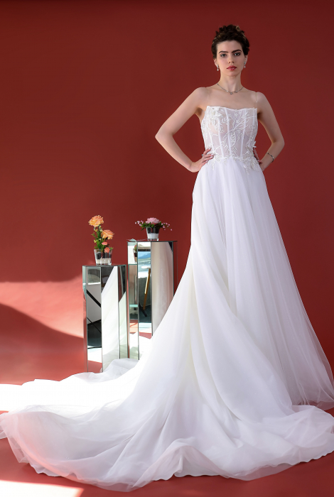 Hochzeitskleid für braut von Schantal, Kollektion Kiara, Modell 52005. Foto 1