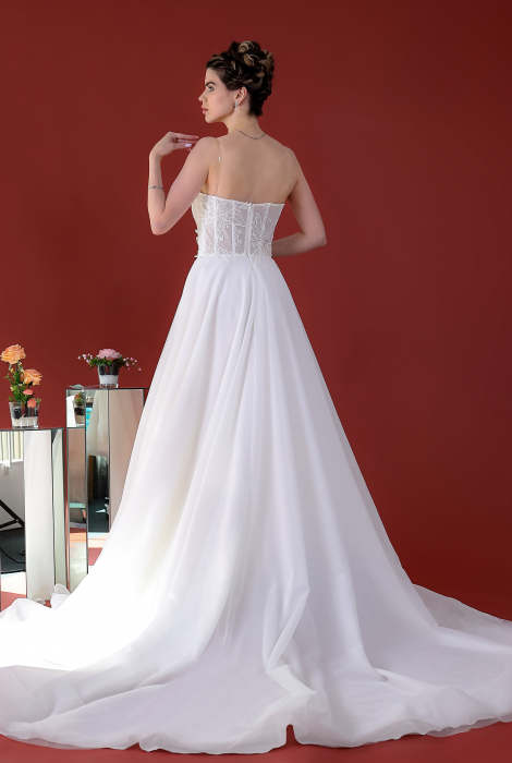 Hochzeitskleid für braut von Schantal, Kollektion Kiara, Modell 52005. Foto 5