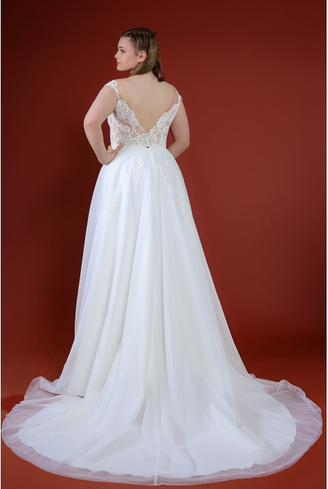 Hochzeitskleid für braut von Schantal, Kollektion Queen XXL, Modell 52007. Foto 5