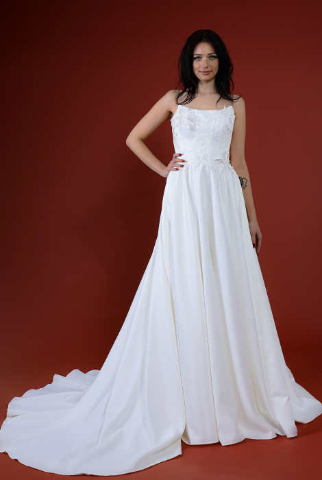 Hochzeitskleid für braut von Schantal, Kollektion Kiara, Modell 52032. Foto 3