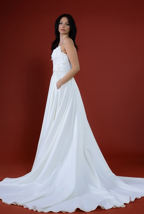 Hochzeitskleid für braut von Schantal, Kollektion Kiara, Modell 52032. Foto 5