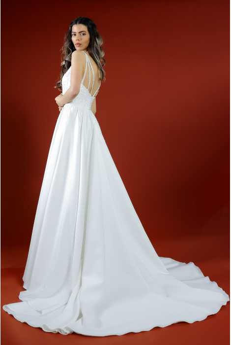 Hochzeitskleid für braut von Schantal, Kollektion Kiara, Modell 52035. Foto 1