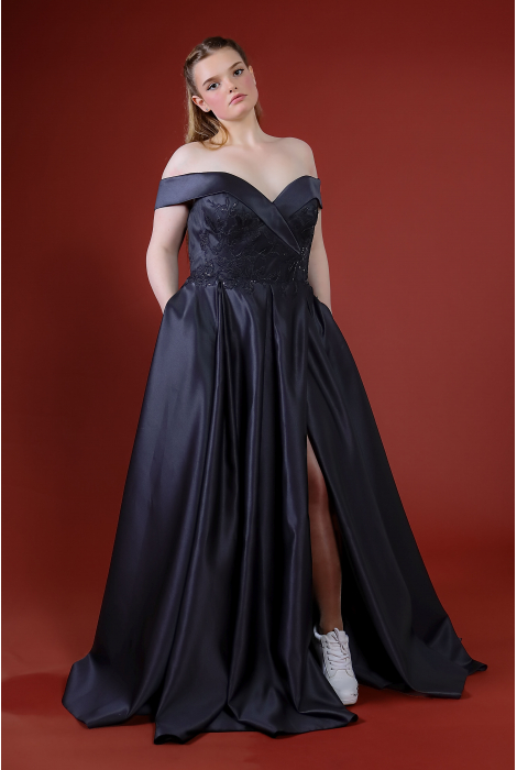 Hochzeitskleid für braut von Schantal, Kollektion Queen XXL, Modell 52036. Foto 4