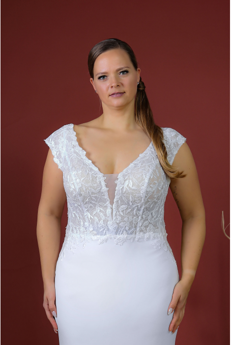 Schantal Bridal Dress, Queen XXL Collection, Model 52037. Photo 4