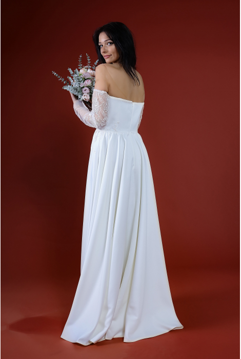 Hochzeitskleid für braut von Schantal, Kollektion Kiara, Modell 52039. Foto 7