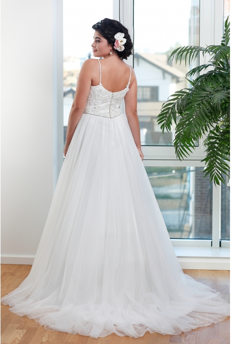 Hochzeitskleid für braut von Schantal, Kollektion Queen XXL, Modell 2101. Foto 2