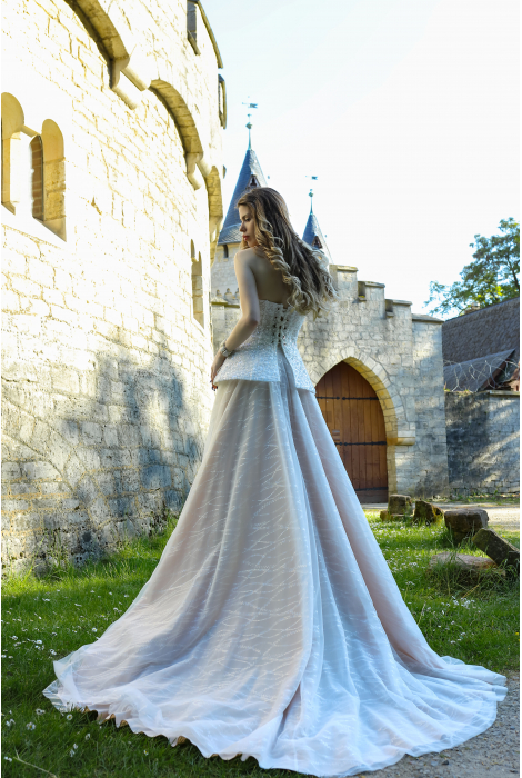 Hochzeitskleid für braut von Schantal, Kollektion Butterfly, Modell TOP 3300-01. Foto 2