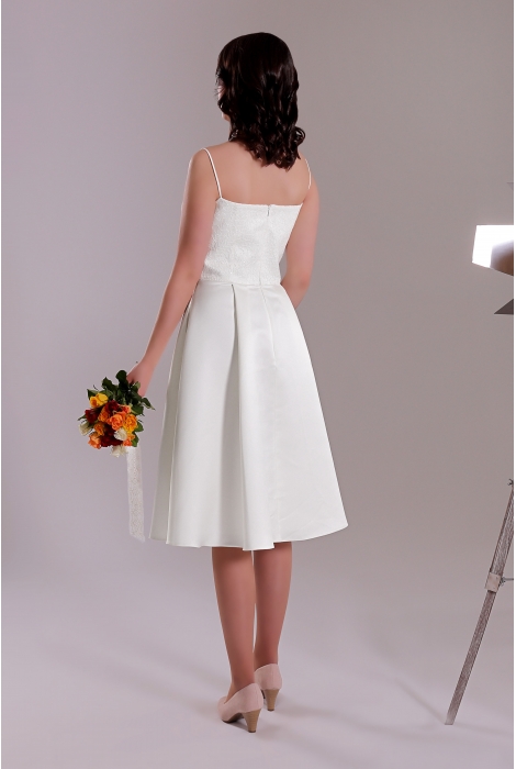 Hochzeitskleid für braut von Schantal, Kollektion Kurze Kleider, Modell 2226. Foto 4
